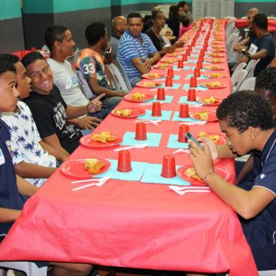 REPAS DES JEUNES AVEC LEURS PRÉSIDENTS